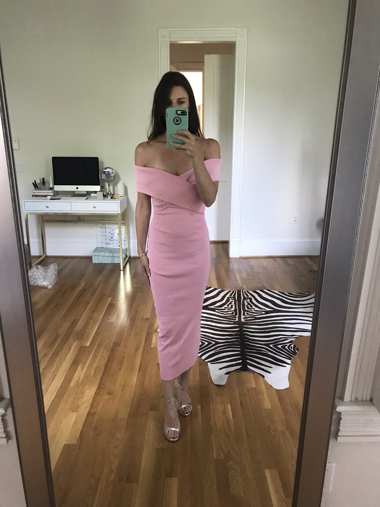 Pink cocktail dress for wedding look