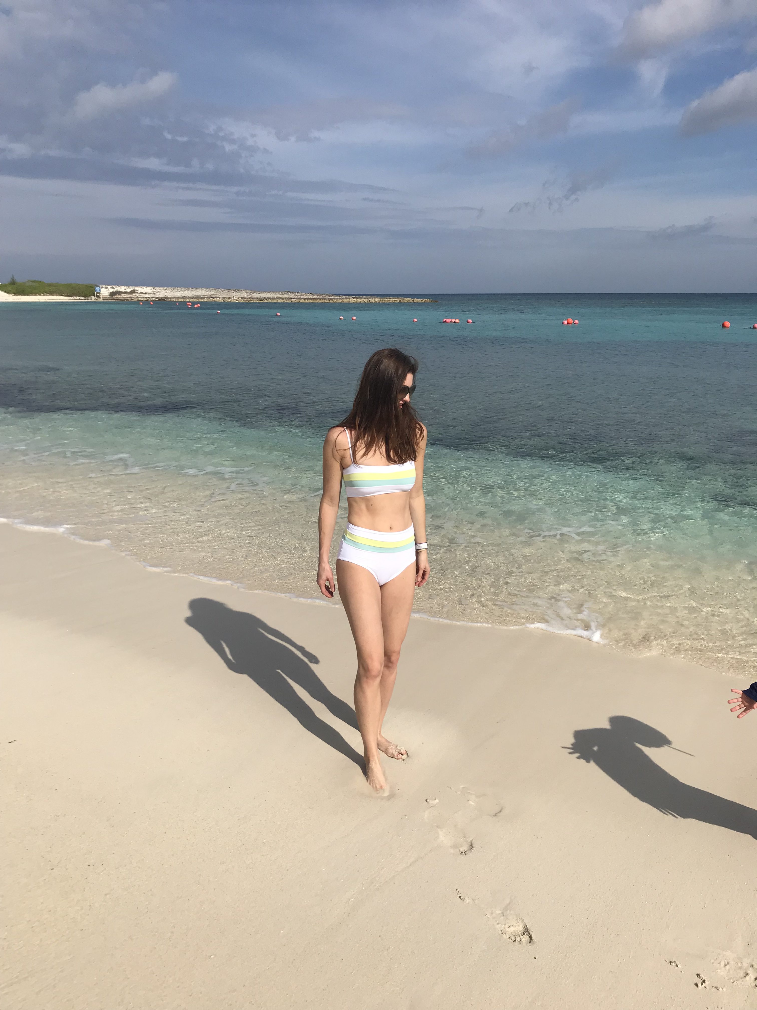 Atlantis Bahamas Review of the Reef. What you need to know. What to wear to the bahamas. Mom Travel Blog. Swim wear. Bahamas bikini. L space bikini sporty bikini. white bikini