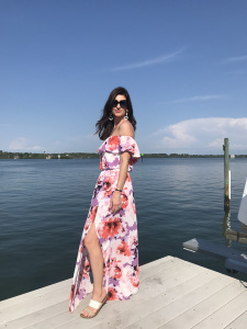 Vacation Style. Florida Swimsuits. Summer style. Maxi dresses. Mom style. Floral spring dresses