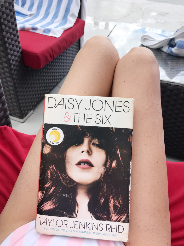 Summer book review; Daisy Jones & the six