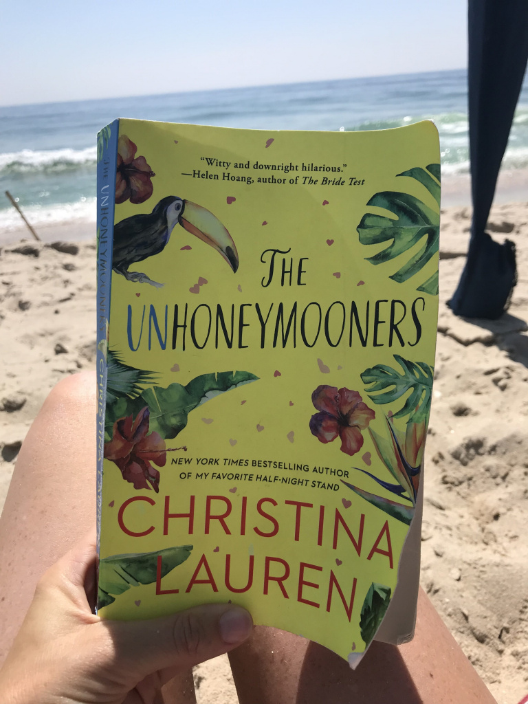 book review THE HONEYMOONERS by CHRISTINA LAUREN. book club. summer reads