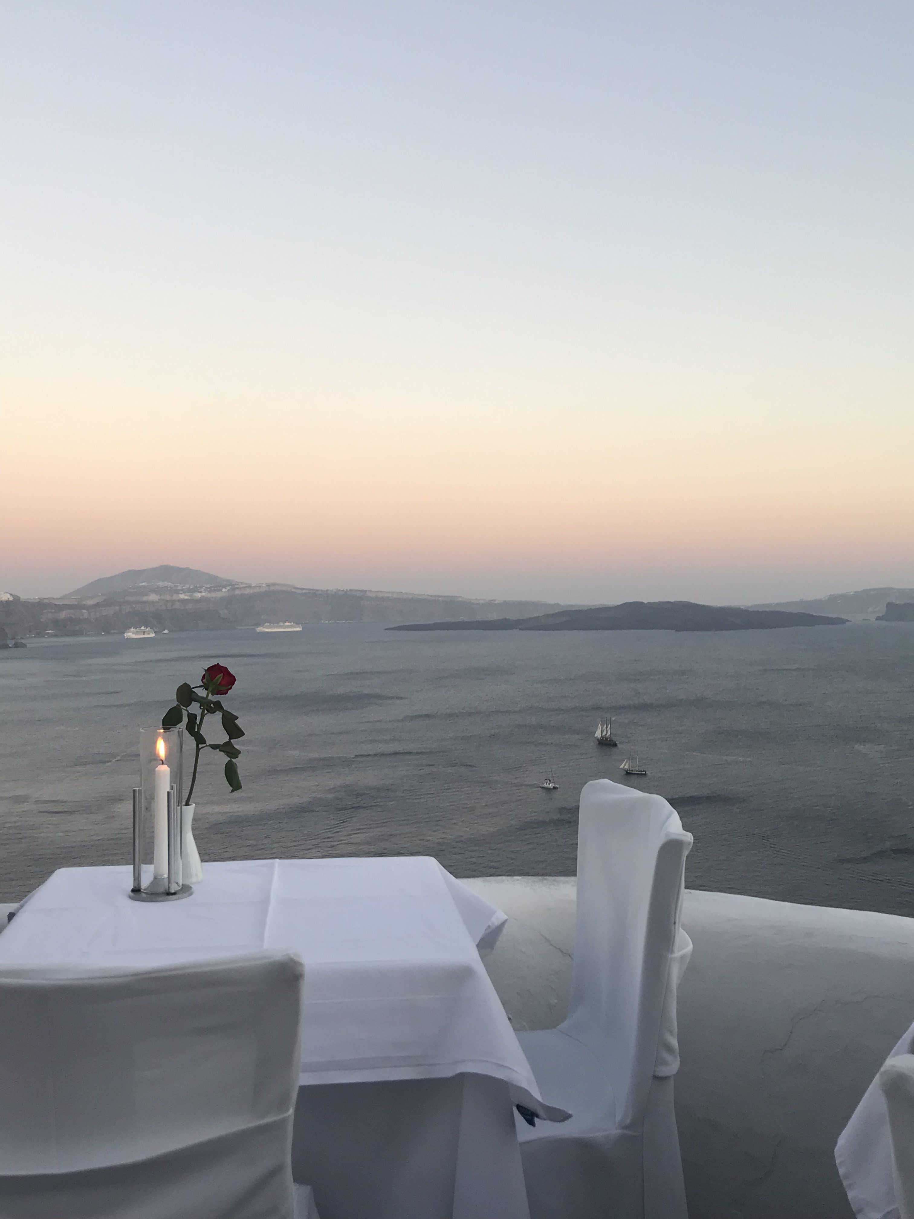 where to eat in Oia, Santorini Greece. Sunset Dinner in Santorini. FINO Santorini. What to wear Santorini Oia Greece