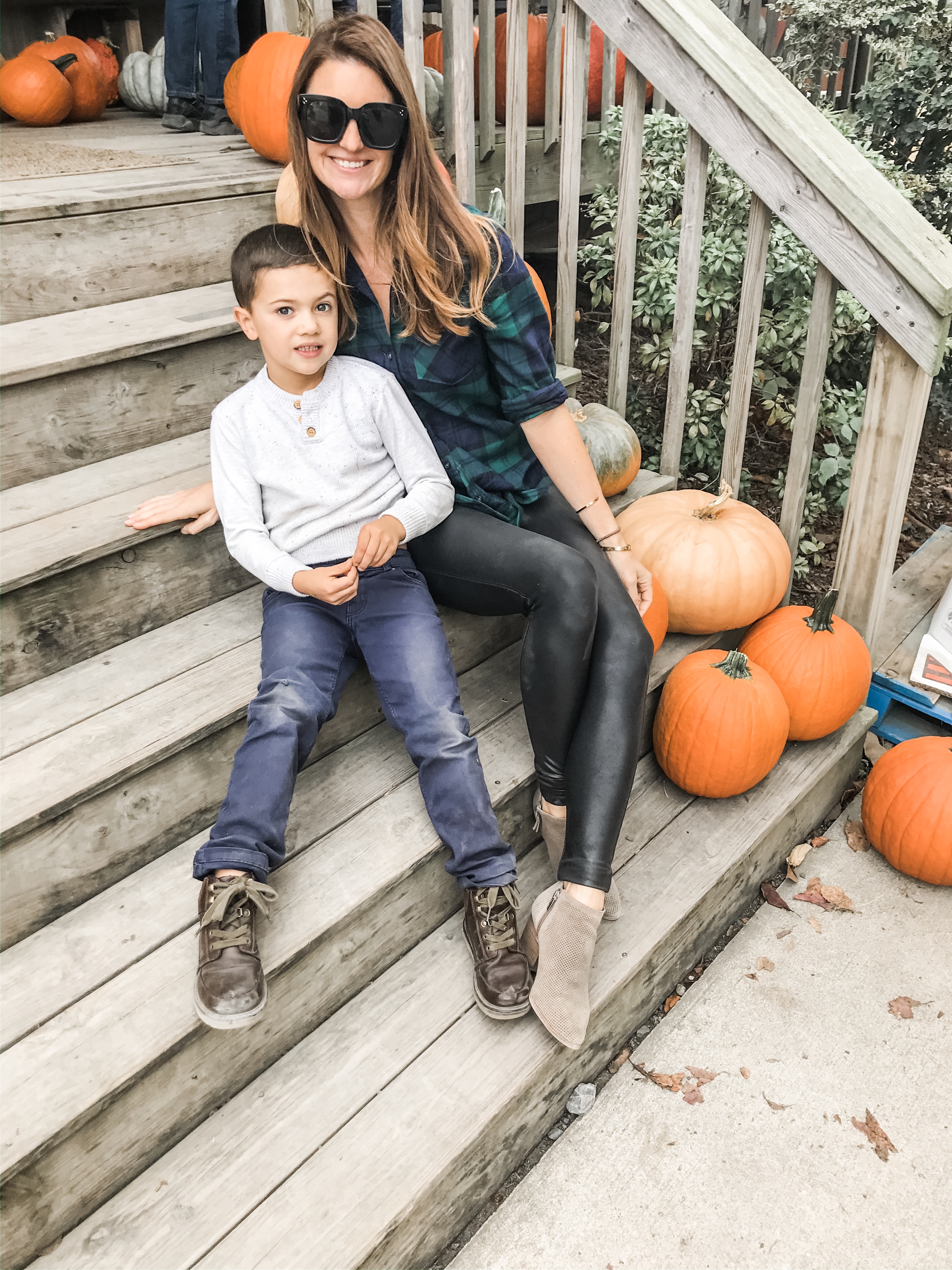 Thanksgiving outfit. What to wear to go pumpkin picking, fall mom looks, mom uniforms, boy mom style, finding beauty mom