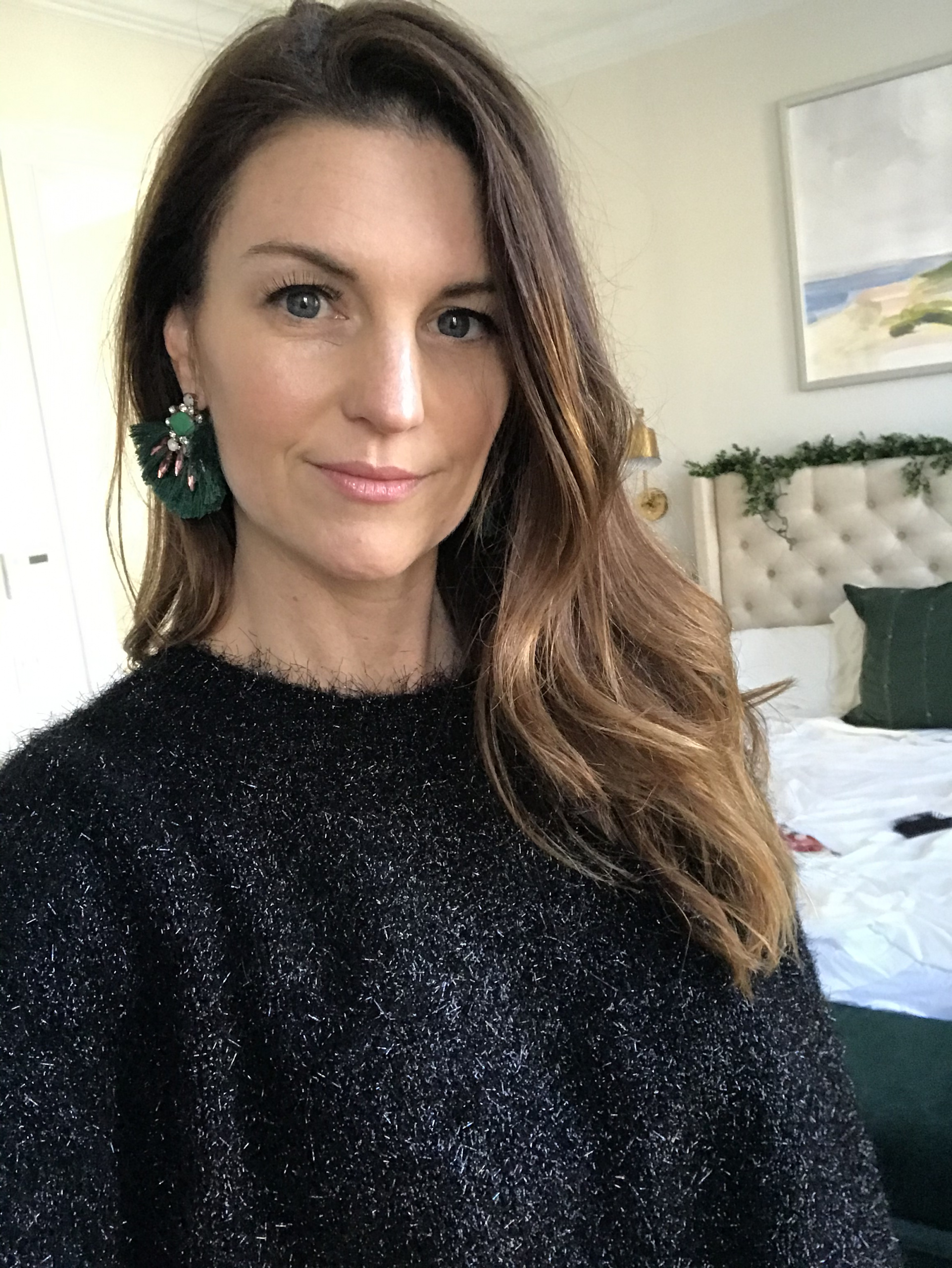 Sezane sweater / Black Sweater Outfit Ideas