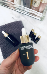 Facial oil. How to add facial oil into your skincare routine. Facial oil review