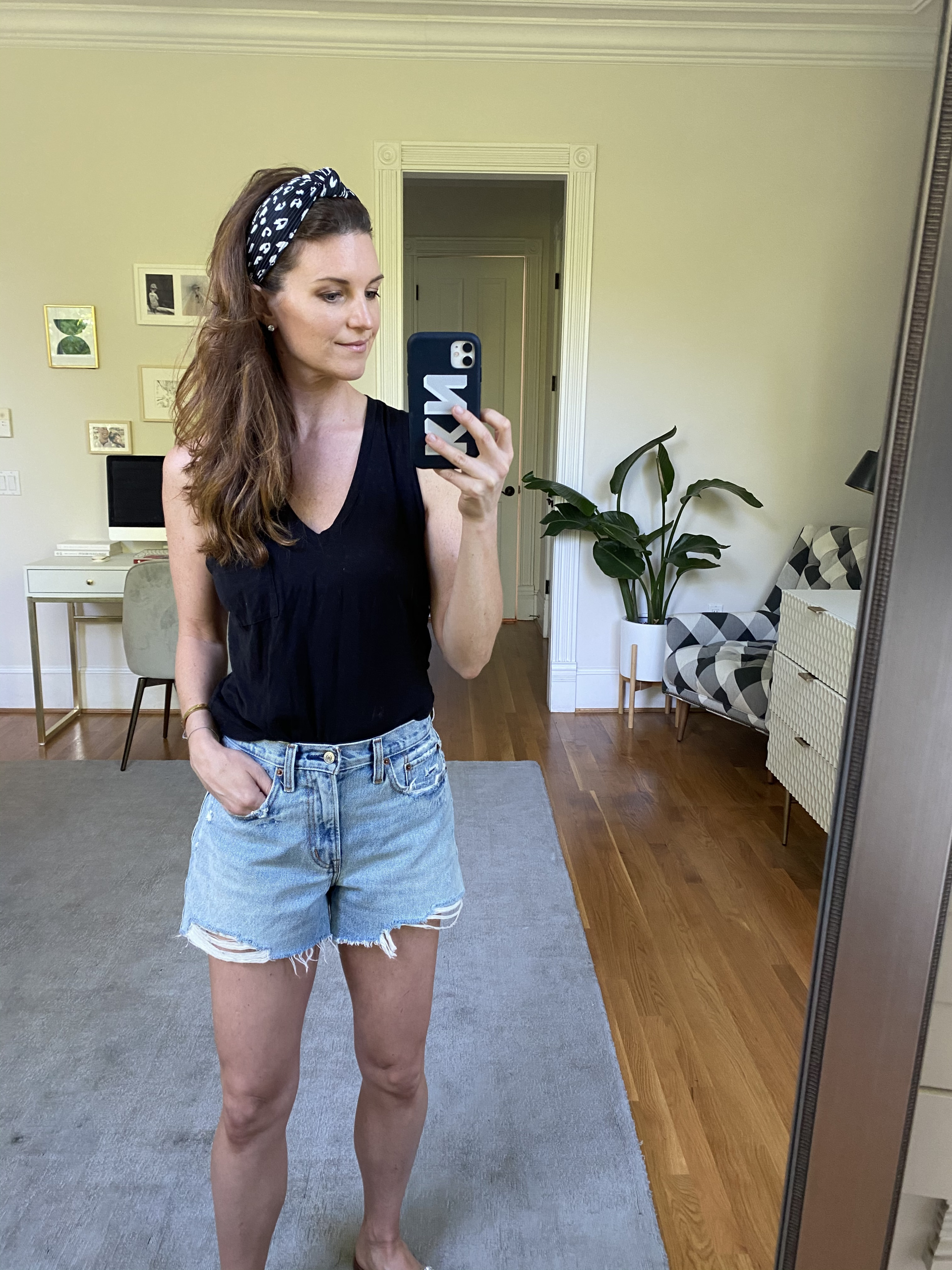 Casual Short Outfits for Summer - Kellie Nasser