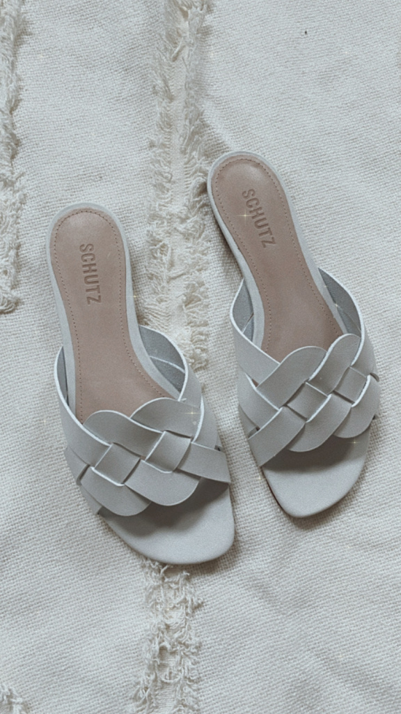 white summer slides, white sandals, spring break packing list, summer fashion, 