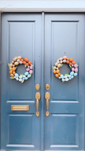 easter decor, spring wraths. front entry way decor. Easter