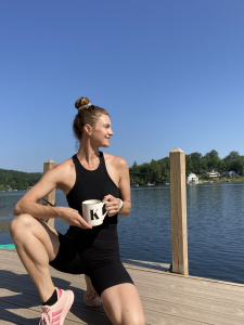 summer outdoor workouts, fitness blogger style, outdoor workouts for women, exercises for women, finding beauty mom,