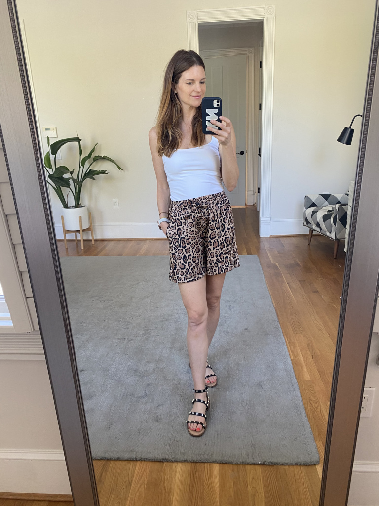 amazon fashion, dressy shorts, shorts for a date night, date night looks, amazon fashion