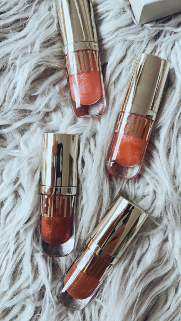 Mini Beyond Gloss Vault, Beautycounter lip gloss for holiday 2021, holiday makeup looks, holiday lip looks