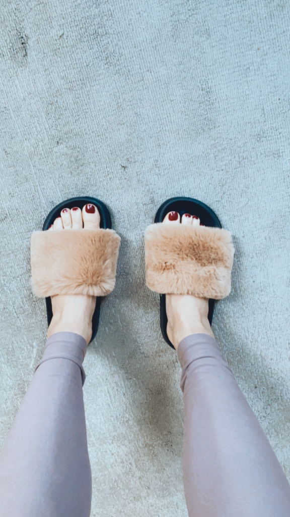 what i bought and loved on amazon, fuzzy slippers