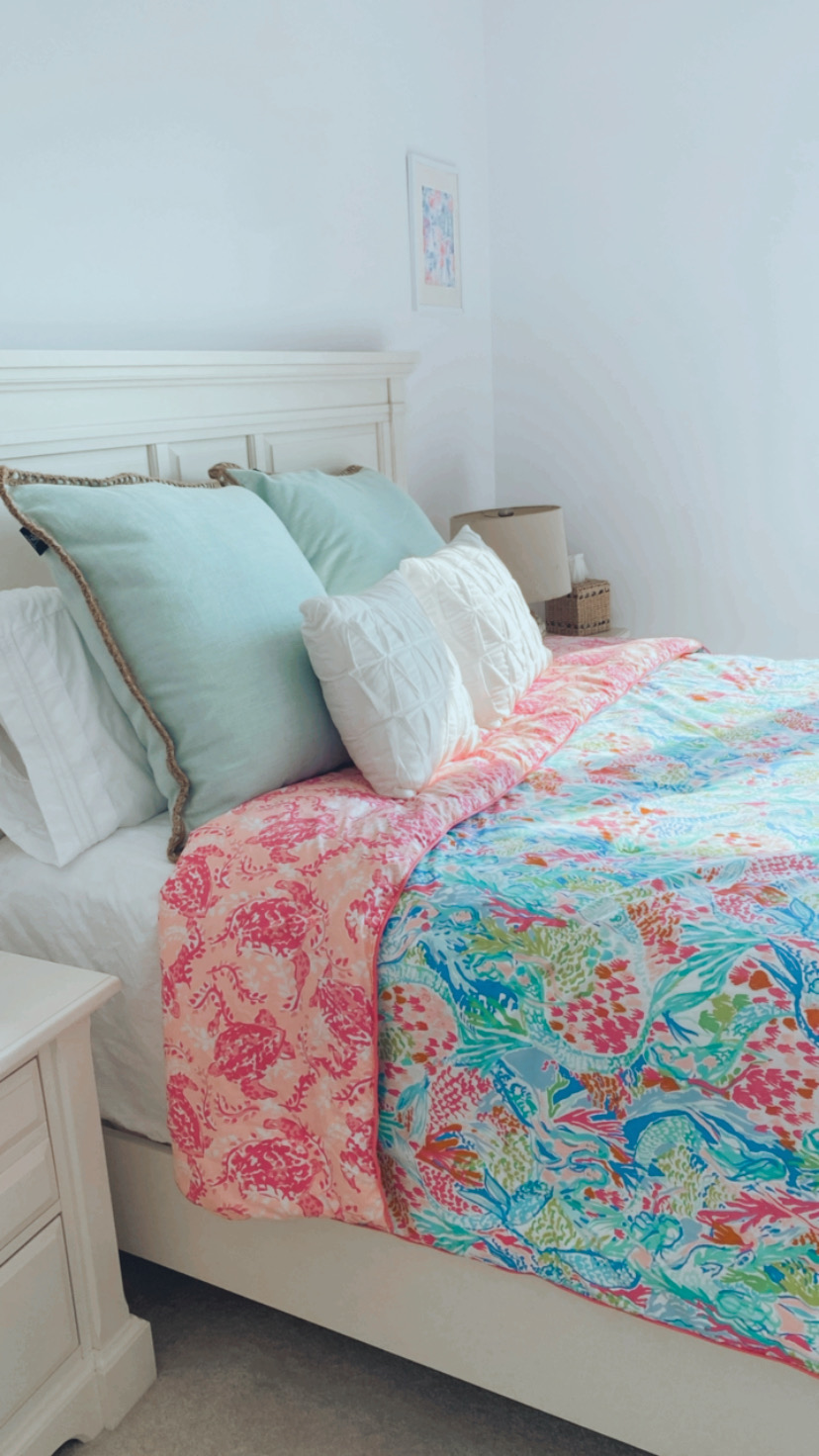 Lily Pulitzer bed spread, preppy bedroom decor for girls 