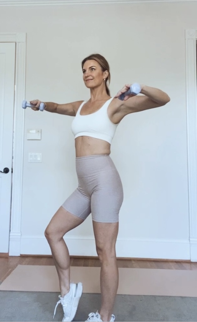 why light weights are great for toning, arm toning exercises for women