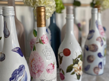 Unique Gift Ideas: Decorated Champagne Bottles