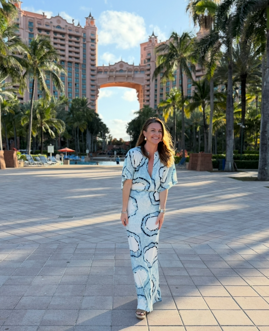 atlantis bahamas outfit over 40 mom
