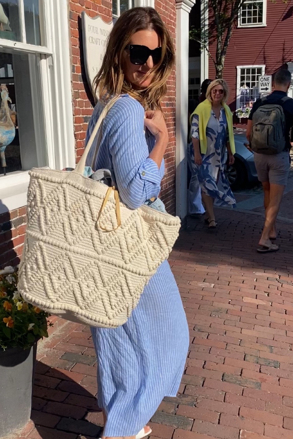 what to wear in nantucket old money rich mom style
